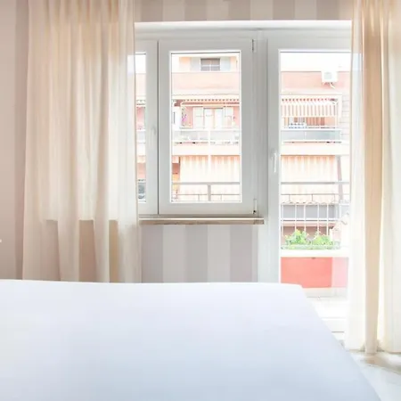 Apartamento Three-bedroom With Private Terrace - Anagnina *