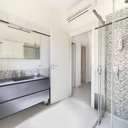 Apartamento Three-bedroom With Private Terrace - Anagnina *