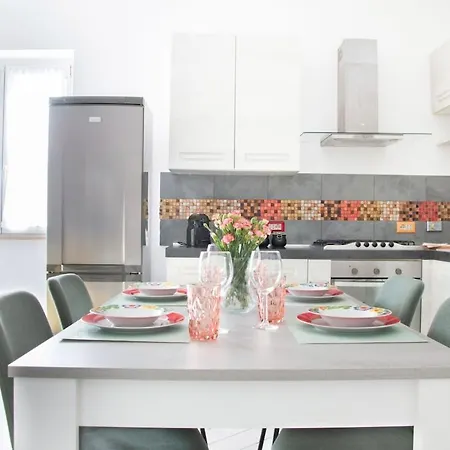 Three-bedroom With Private Terrace - Anagnina Apartamento *